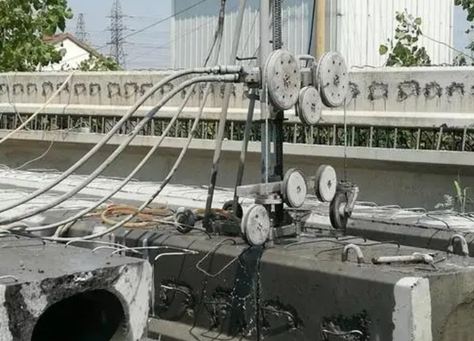 河北混凝土绳锯切割施工现场需留意哪些/>
<blockquote class=